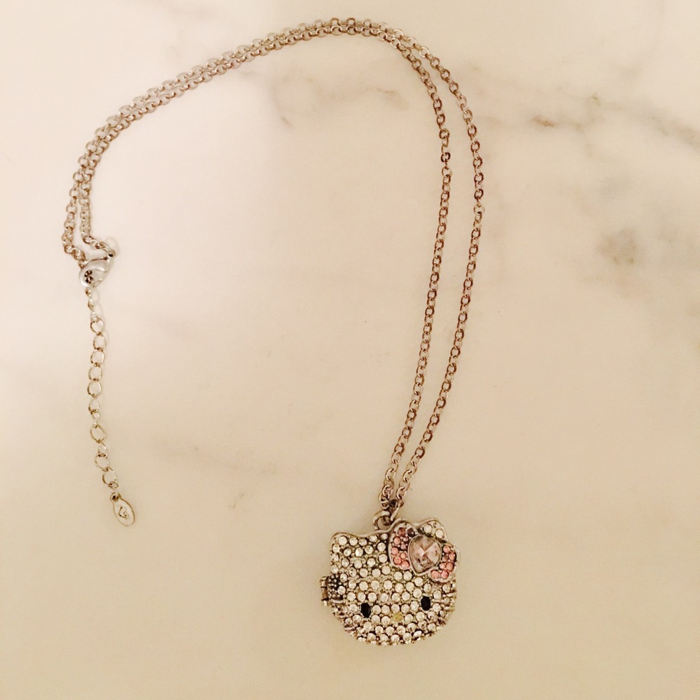 🎀SANRiO HELLO KiTTY LOCKET NECKLACE🎀
